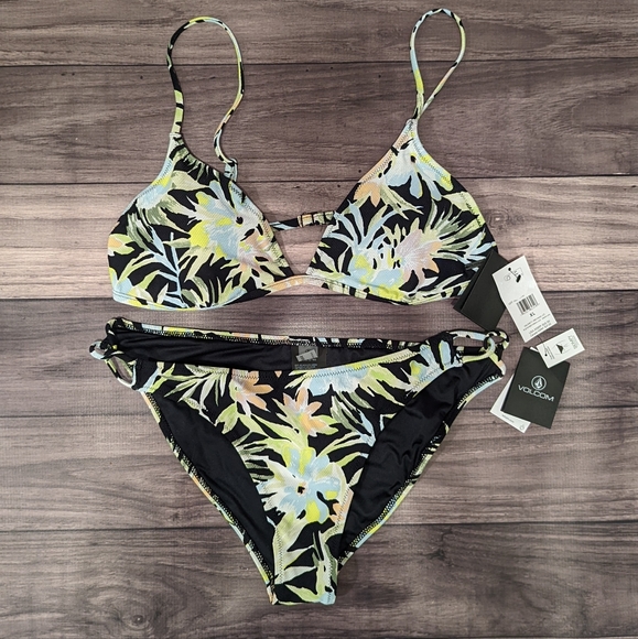NWT Volcom Bikini Set - Picture 1 of 4